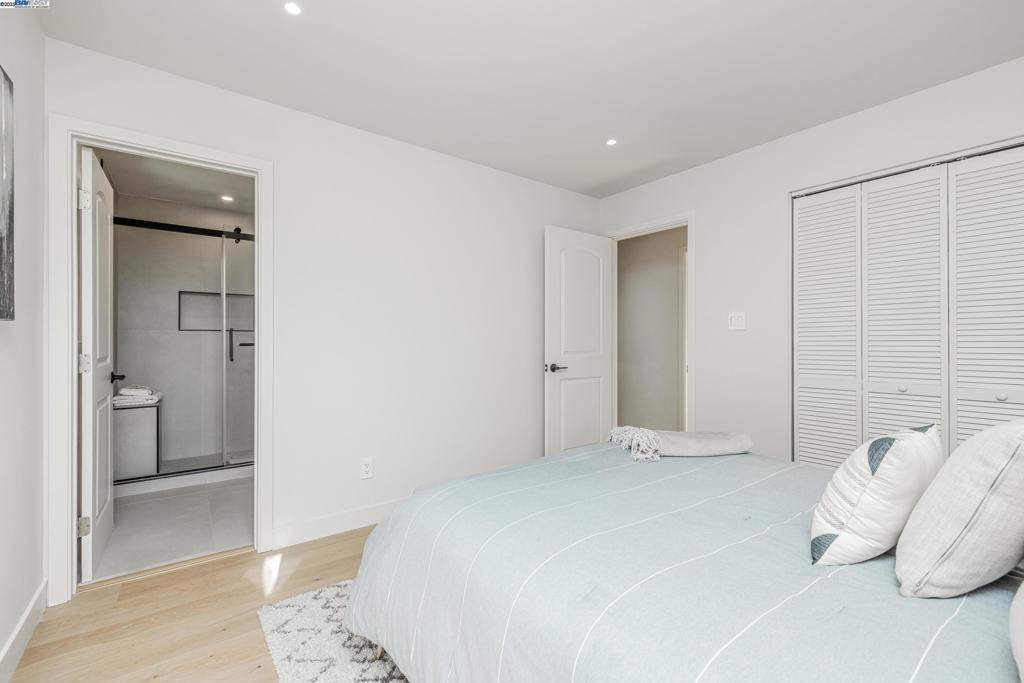 WASHINGTON MANOR - Residential