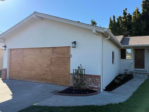 Photo of 1980 Dayton Ave Ave, San Leandro, CA 94579 (MLS # 41118023)