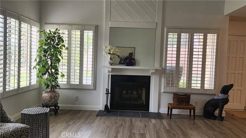 803 E Palm