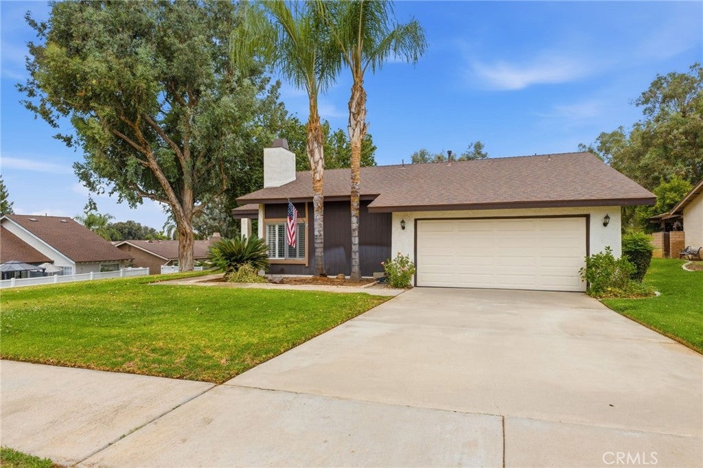 803 E Palm