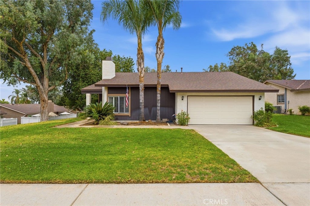 803 E Palm