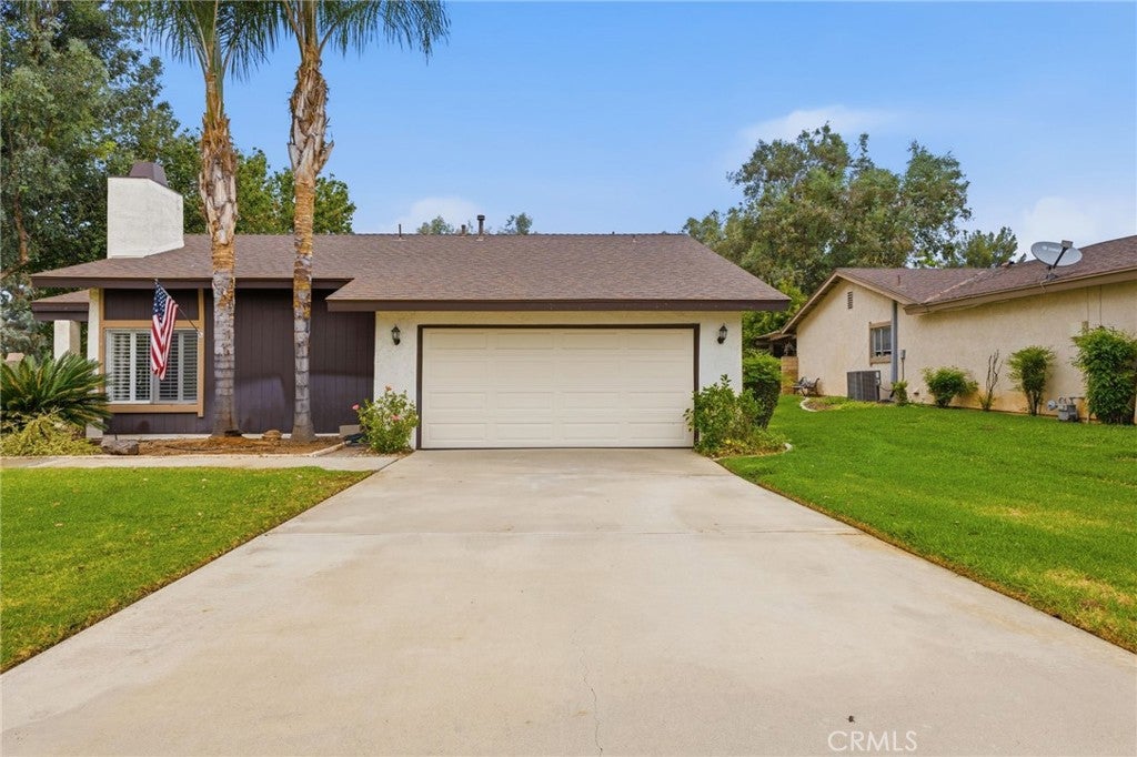 803 E Palm