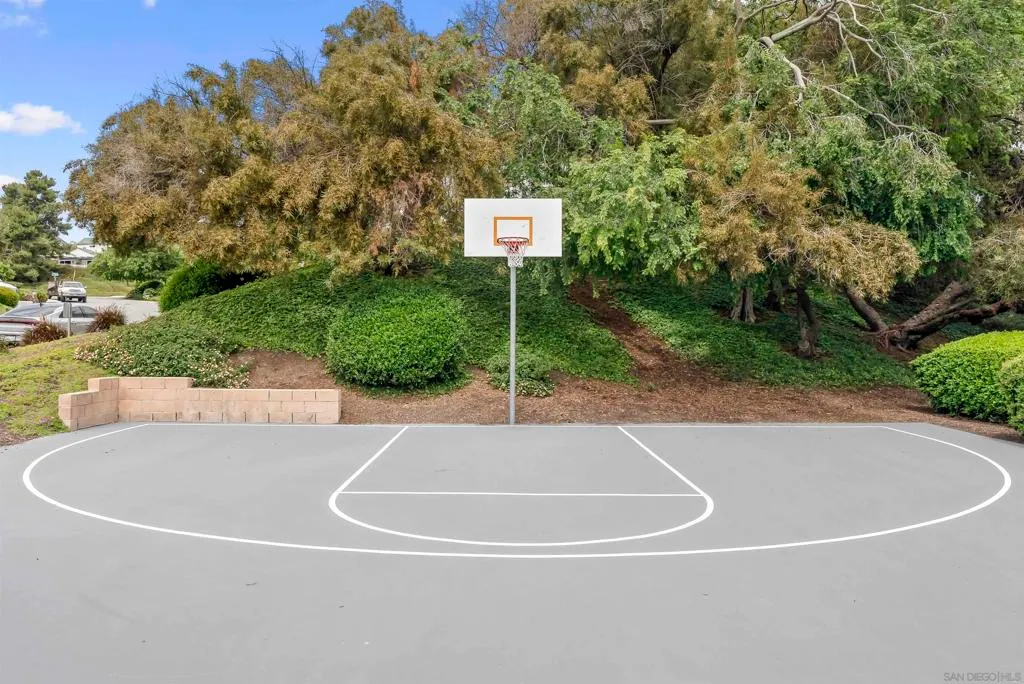 Carlsbad, California 92010, United States, 2 Bedrooms Bedrooms, ,3 BathroomsBathrooms,Residential,Pending,110970