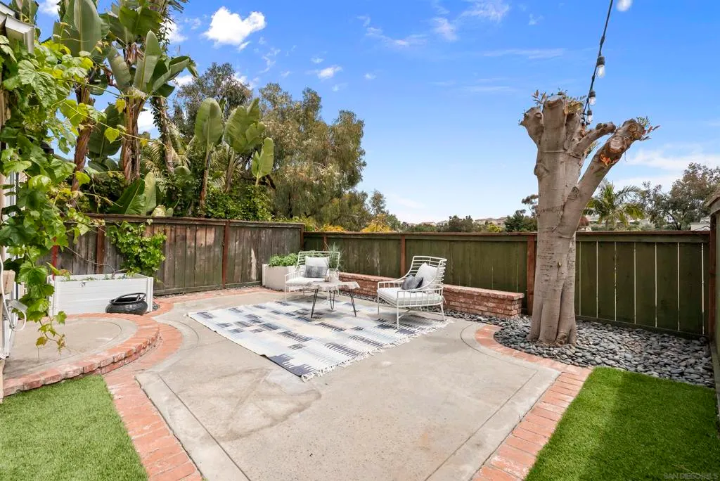 Carlsbad, California 92010, United States, 2 Bedrooms Bedrooms, ,3 BathroomsBathrooms,Residential,Pending,110970