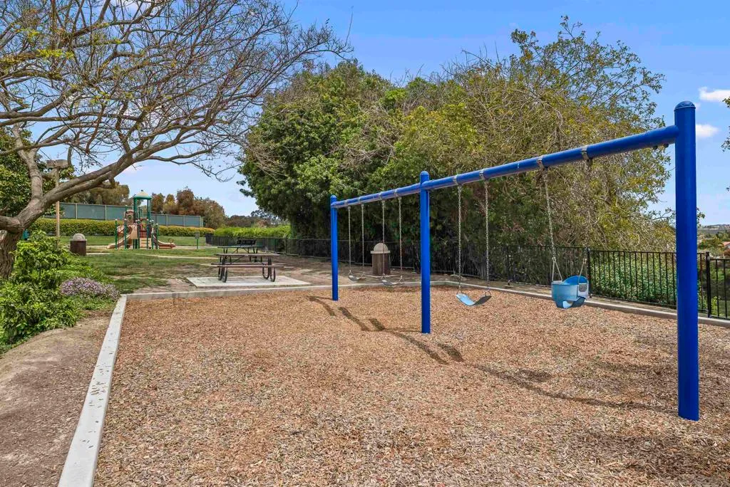 Carlsbad, California 92010, United States, 2 Bedrooms Bedrooms, ,3 BathroomsBathrooms,Residential,Pending,110970