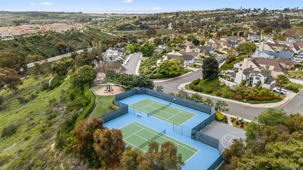 Carlsbad, California 92010, United States, 2 Bedrooms Bedrooms, ,3 BathroomsBathrooms,Residential,Pending,110970