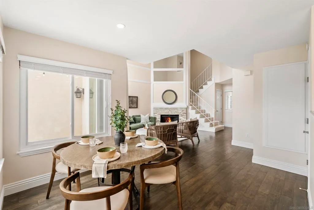 Carlsbad, California 92010, United States, 2 Bedrooms Bedrooms, ,3 BathroomsBathrooms,Residential,Pending,110970