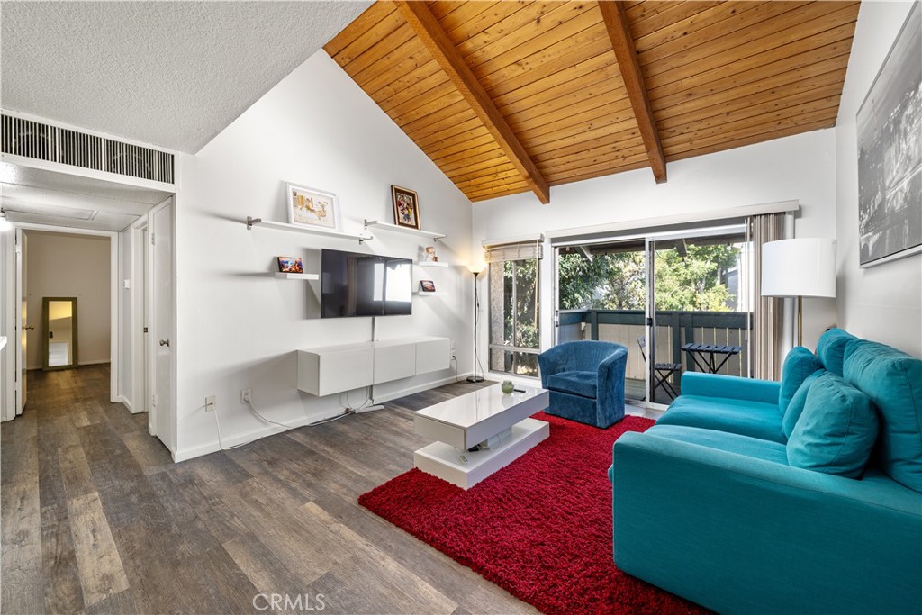 Welcome to this stylishly updated 2-bedroom, 1-bathroom condo nestled in the heart of Canoga Park. This light-filled home offers modern touches throughout, including fresh paint, upgraded flooring, and a nice kitchen as well as stainless-steel appliances.
The spacious living room flows seamlessly into the dining area, creating the perfect space for entertaining or relaxing. Both bedrooms are generously sized with ample closet space. Situated close to shopping at Westfield Topanga & The Village, local parks, and dining options, this condo combines style, comfort, and convenience—perfect for first-time buyers.