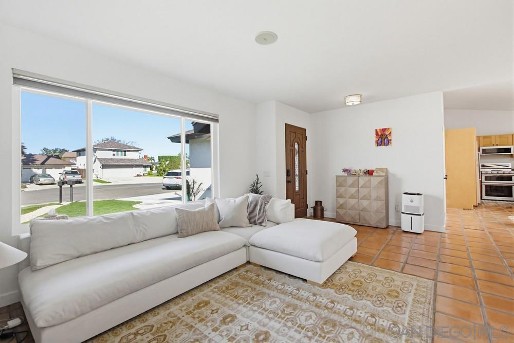 6475 Canyon Vista Ct