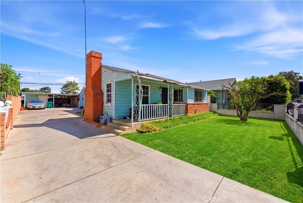 121 E 68th Way
