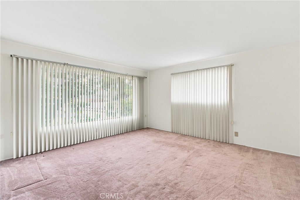 978 W Grovecenter