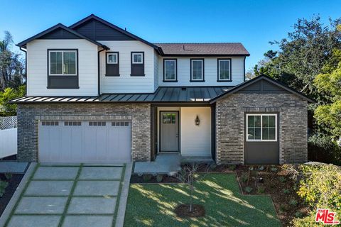 Photo of 5109 Genesta Avenue, Encino, CA 91316 (MLS # 25614231)