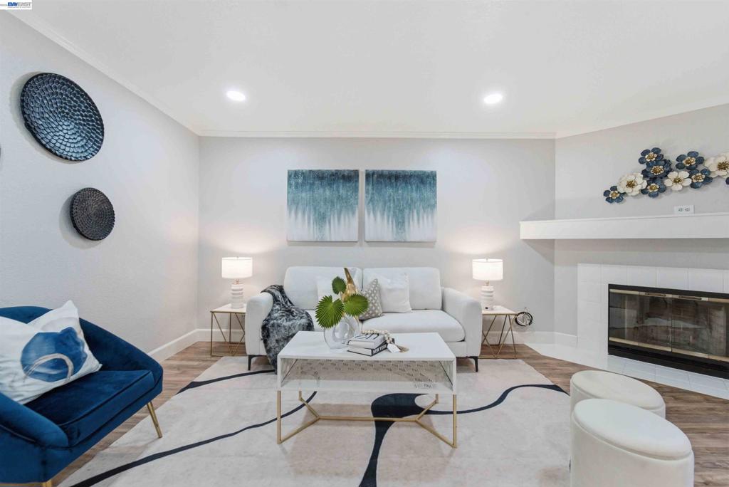 4664 Devonshire Cmn