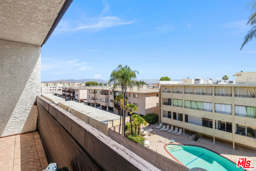 5334 Lindley Avenue 340