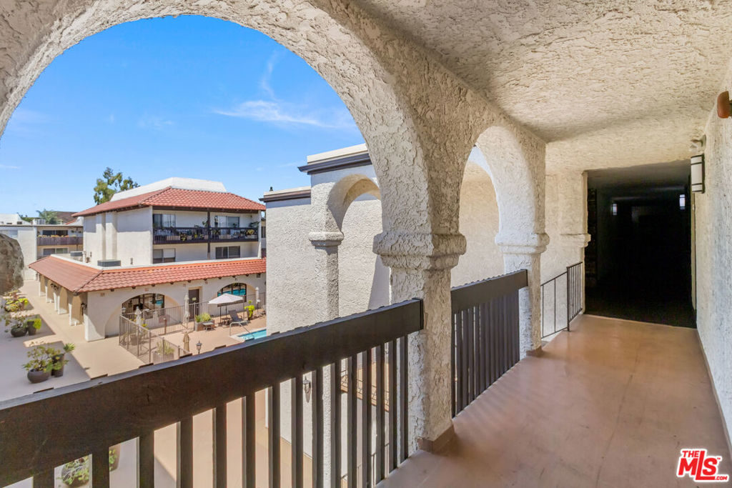 5334 Lindley Avenue 340