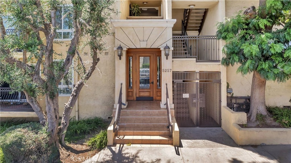 5257 Radford Avenue 208, Valley Village CA 91607