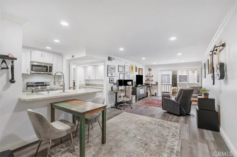 5257 Radford Avenue Unit 208, Valley Village, CA 91607 - MLS#: OC26127272