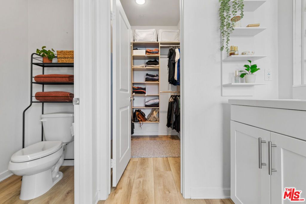 listing image 130727878513775075056