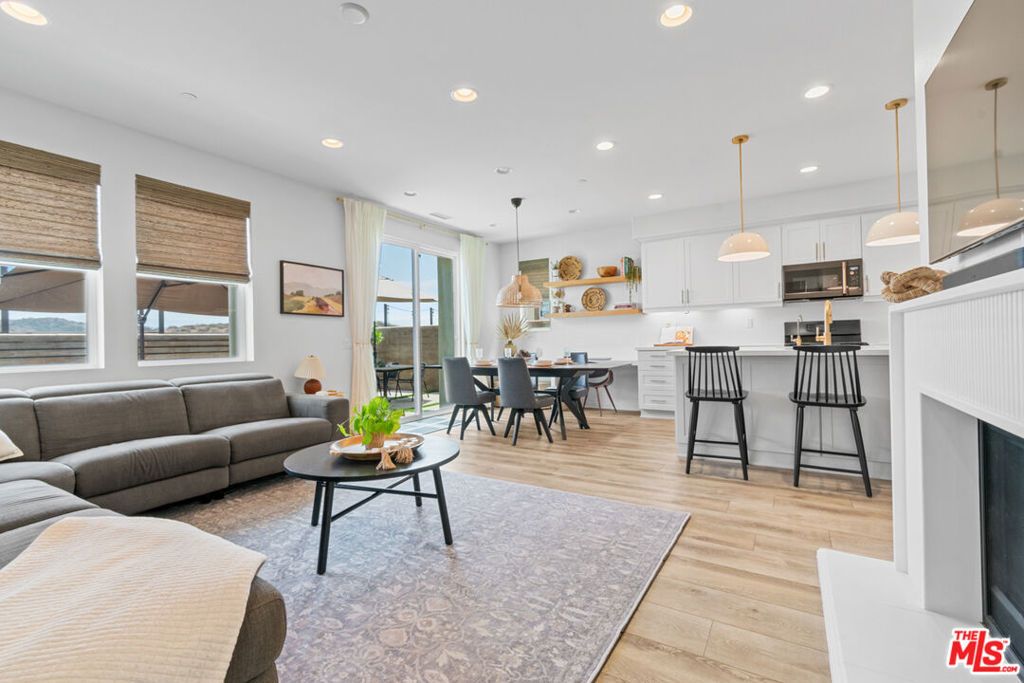 listing image 130727005402269099817
