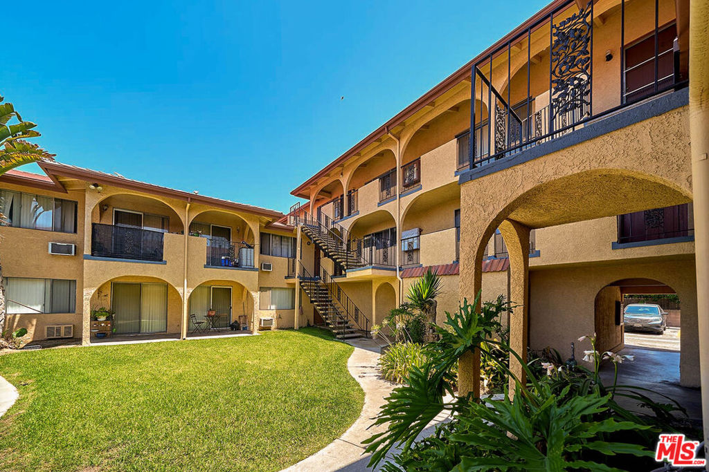 1010 S Atlantic Boulevard