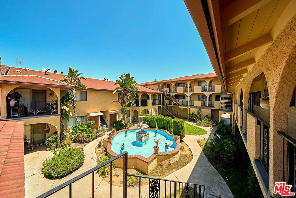 1010 S Atlantic Boulevard