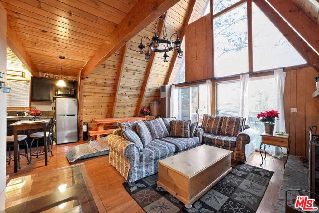 691 Santa Barbara Avenue