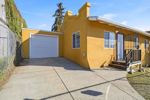 Photo of 2122 E 25th St St, Oakland, CA 94606 (MLS # 41120724)