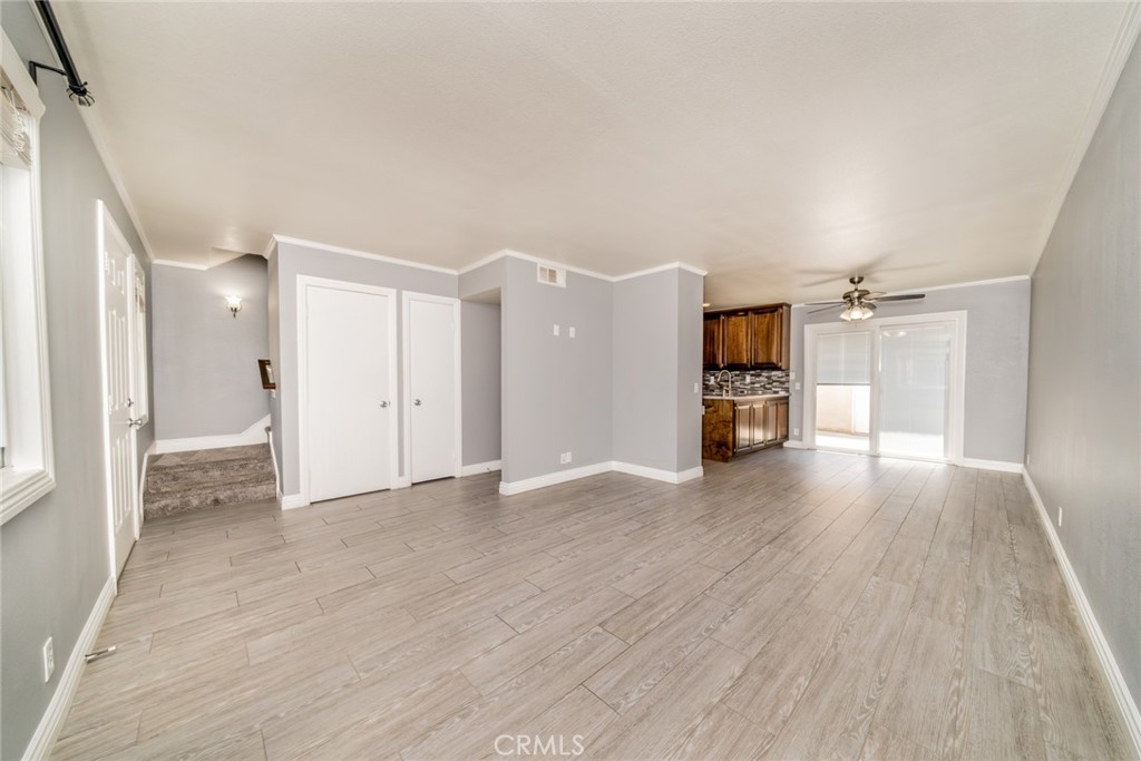 1436 N Elderberry