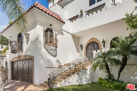 8054 Fareholm Drive, Los Angeles, CA 90046 - MLS#: 24356281