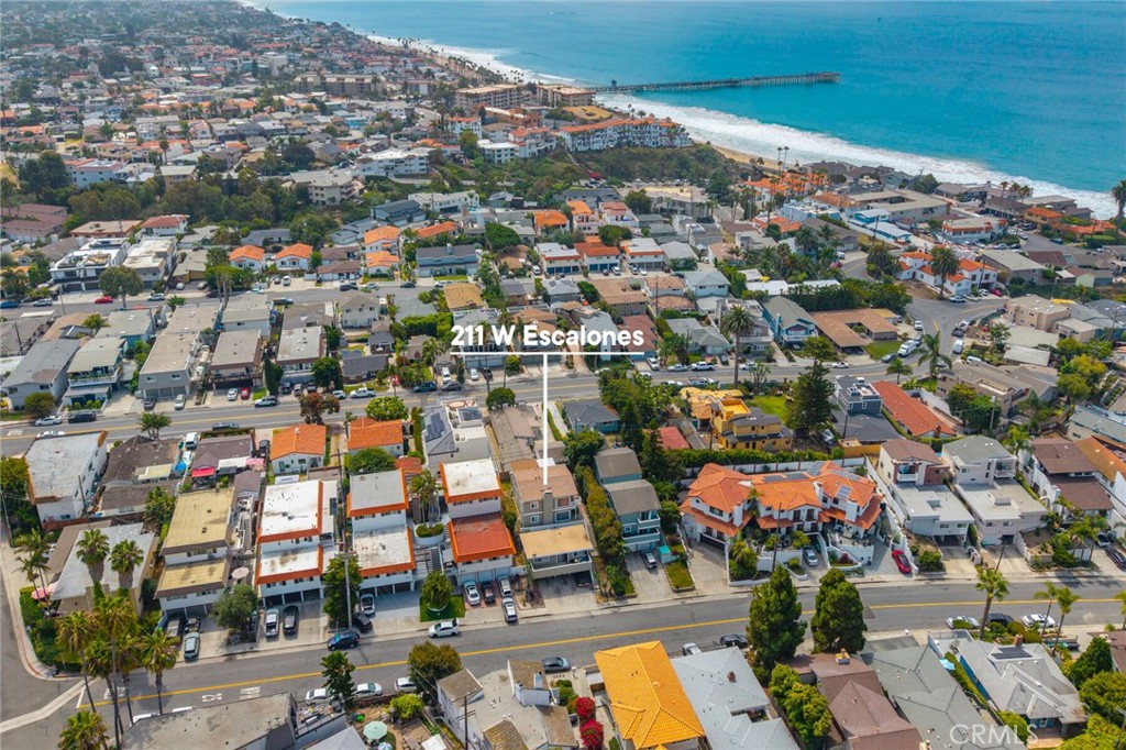 211 W Escalones