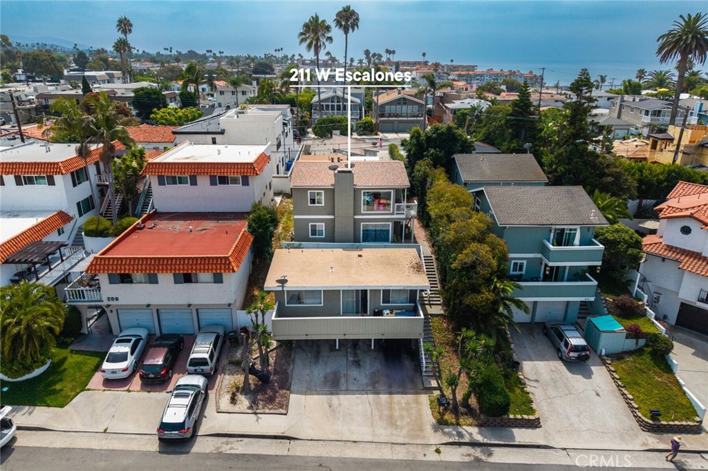 211 W Escalones