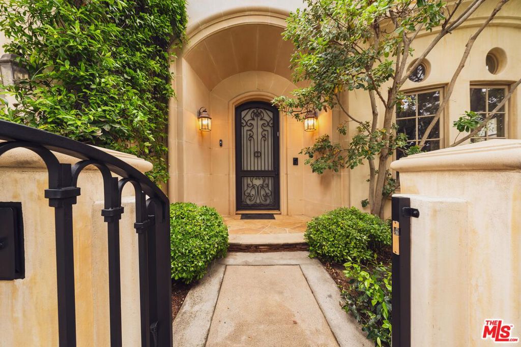 223 24th Street