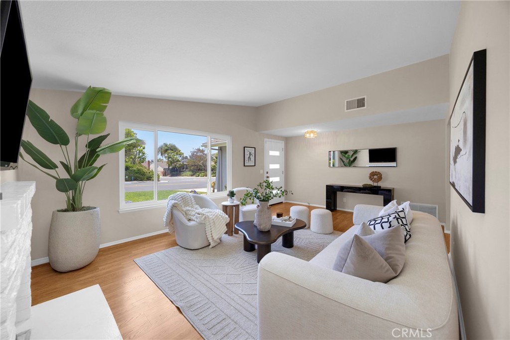 33212 Acapulco Drive