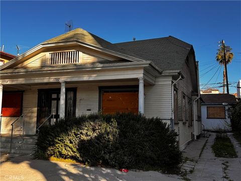 Photo of 1730 N Kenmore Avenue, Los Angeles, CA 90027 (MLS # SB25271035)