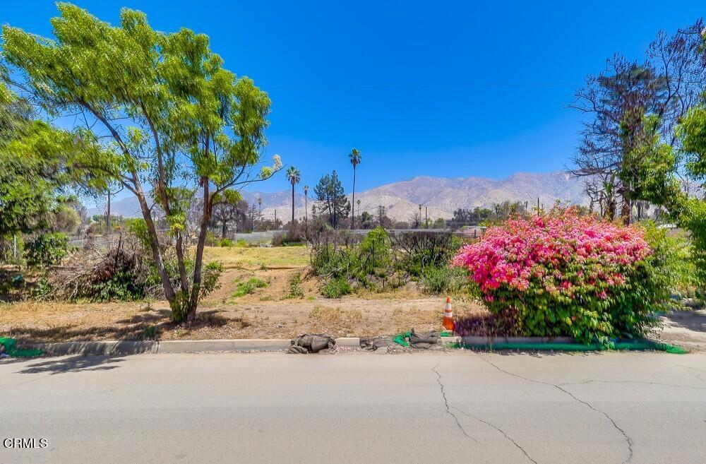 385 E Mariposa Street