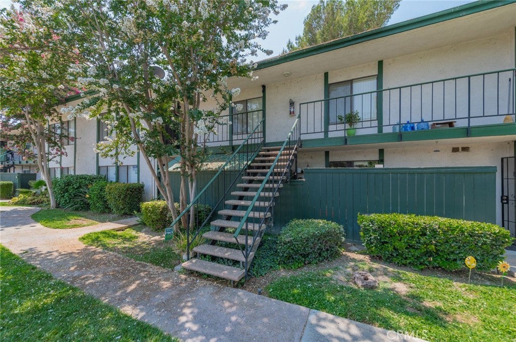 1735 E Washington Street F-26