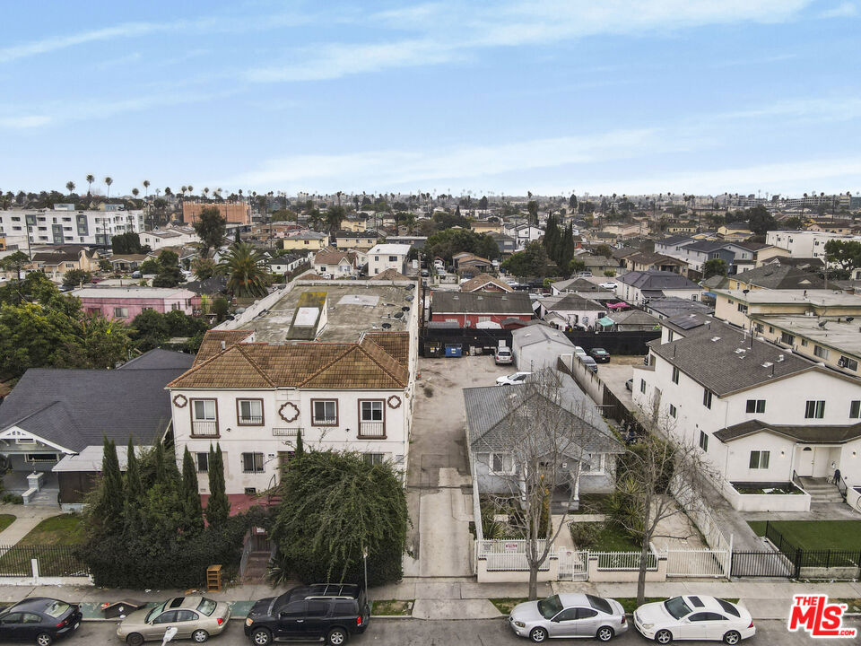 602 W 75th Street