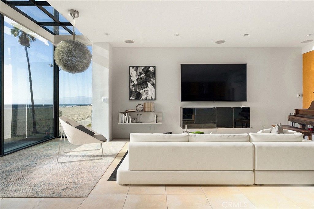 3009 Ocean Front Walk