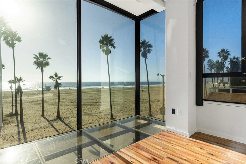 3009 Ocean Front Walk