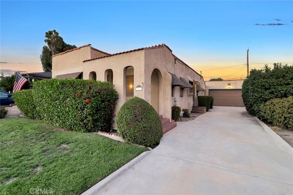 1038 N BUENA VISTA ST, BURBANK, CA 91505 - Image 003c6d261d9cf0cde346f0b62fdbd4e1/3793982565