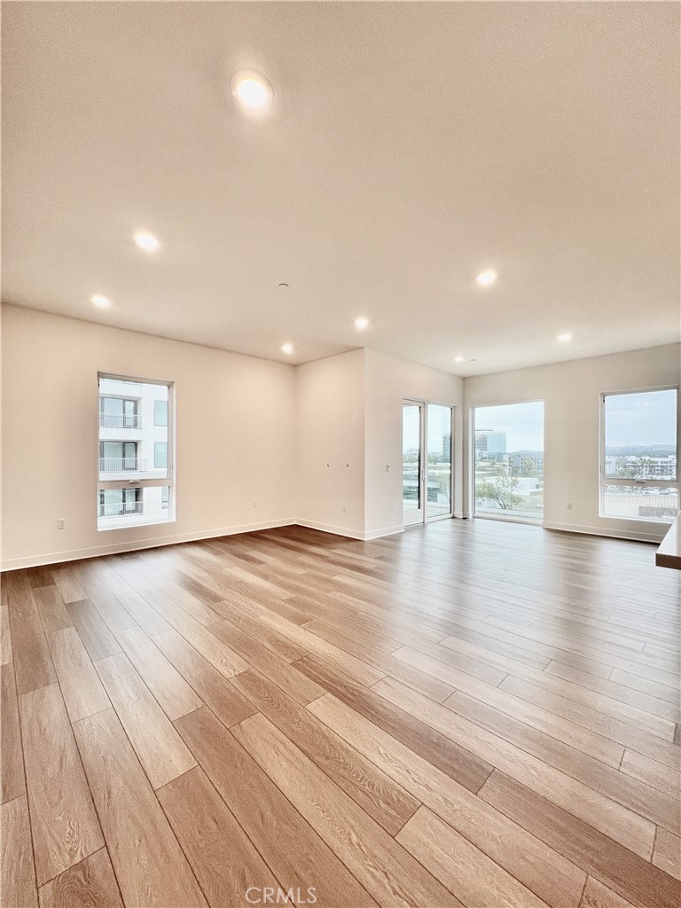 2512 Rivington