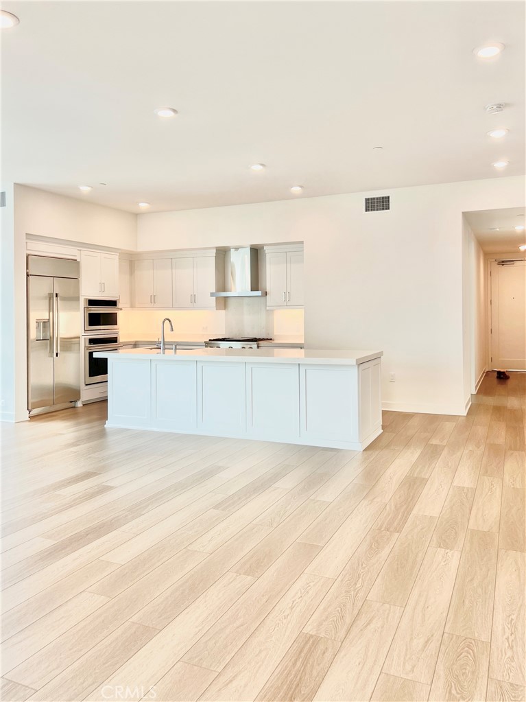 2512 Rivington