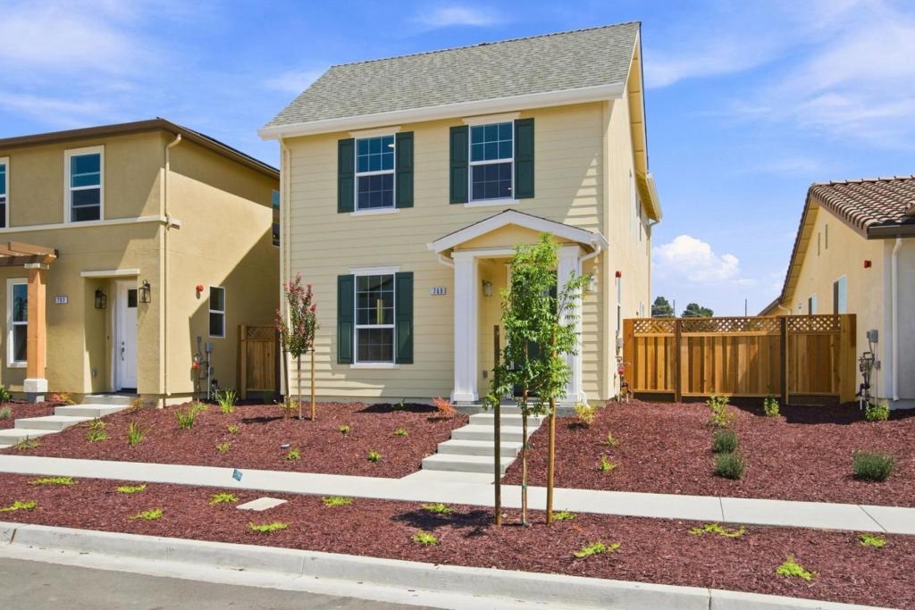 748 Aurora Way
