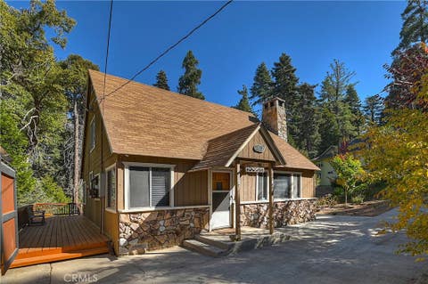 Photo of 863 Oak RD, Lake Arrowhead, CA 92385 (MLS # IG26162182)