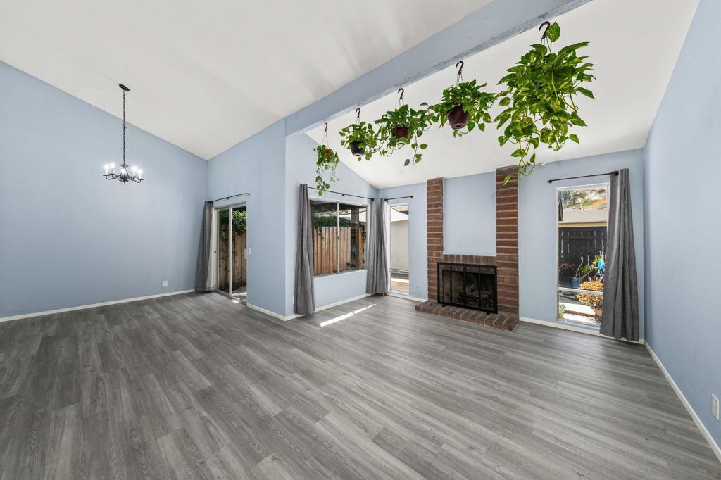 2147 Citrus Tree LN