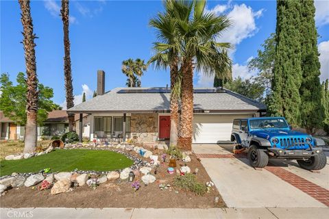 Photo of 28975 Gladiolus Dr, Canyon Country, CA 91387 (MLS # PW26084194)