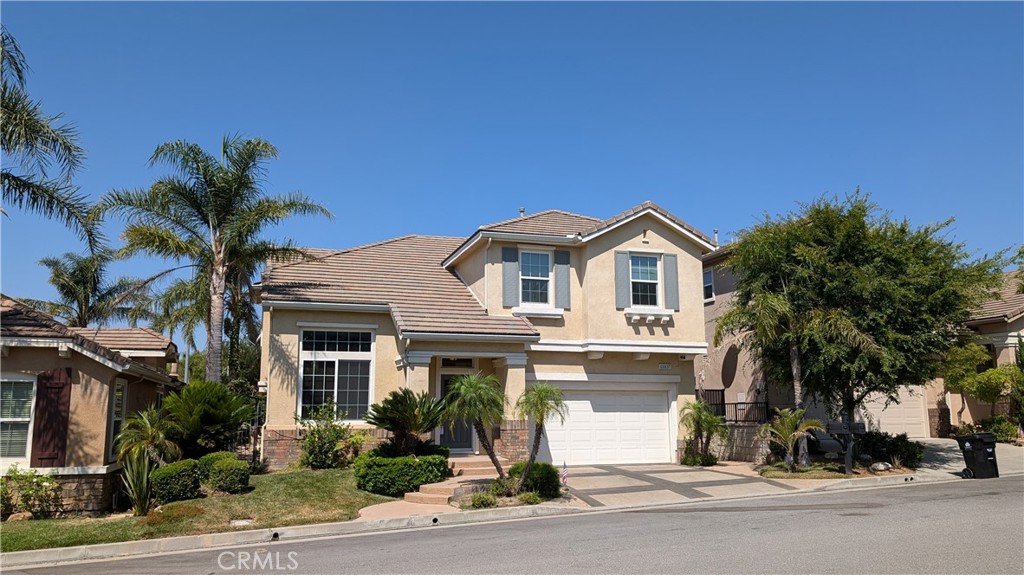 Experience the luxury of living in a prestigious guard-gated community in Promenade, just a short stroll from the vibrant Vineyards shopping and entertainment complex. This home is situated near highly acclaimed schools and features contemporary design with soaring high ceilings. Enjoy the tranquility of a private backyard, perfect for relaxation and outdoor gatherings. Don’t miss the chance to make this your dream home!