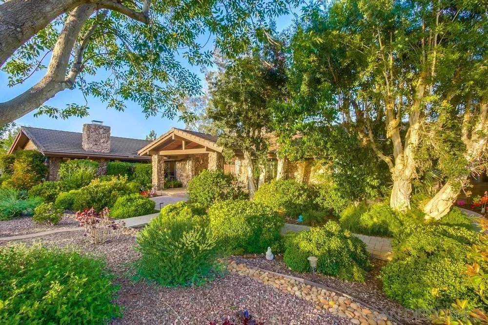 Poway, California 92064, United States, 5 Bedrooms Bedrooms, ,5 BathroomsBathrooms,Residential,Active,134220