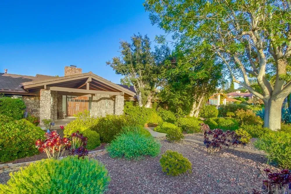 Poway, California 92064, United States, 5 Bedrooms Bedrooms, ,5 BathroomsBathrooms,Residential,Active,134220