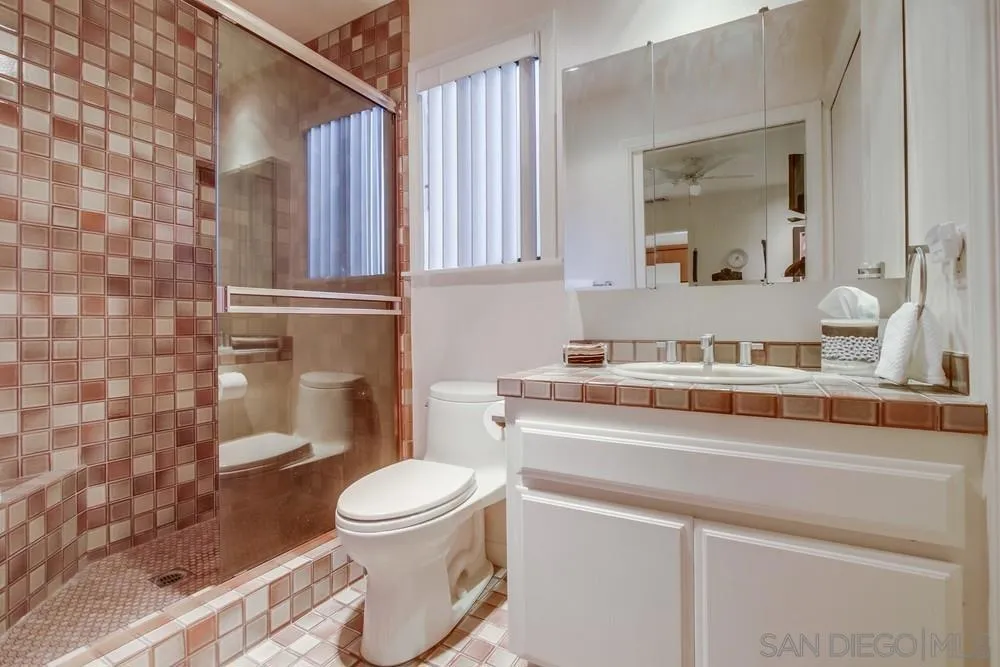 Poway, California 92064, United States, 5 Bedrooms Bedrooms, ,5 BathroomsBathrooms,Residential,Active,134220